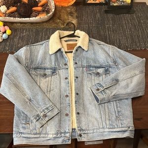 LEVI’S ORIGINAL SHERPA TRUCKER JACKET